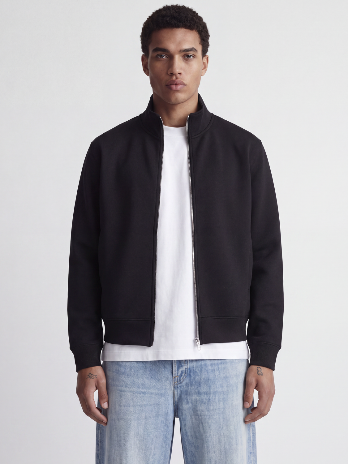 model_shot-front