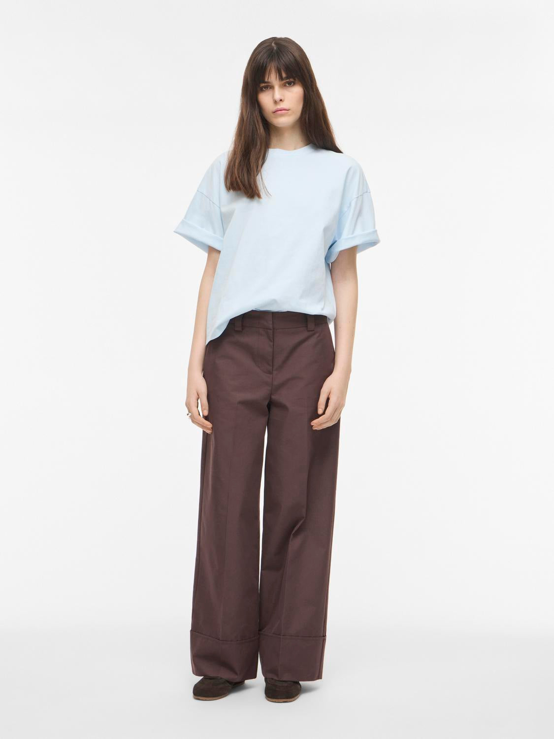 model_shot-front_full