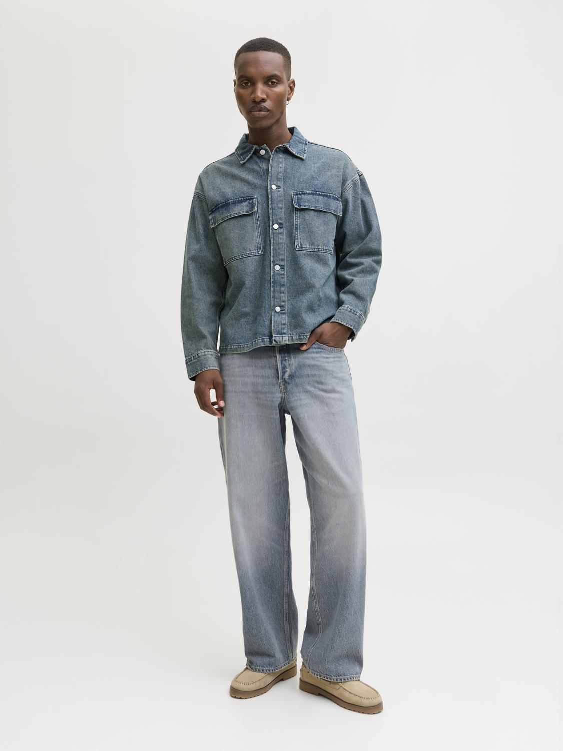 model_shot-front_full