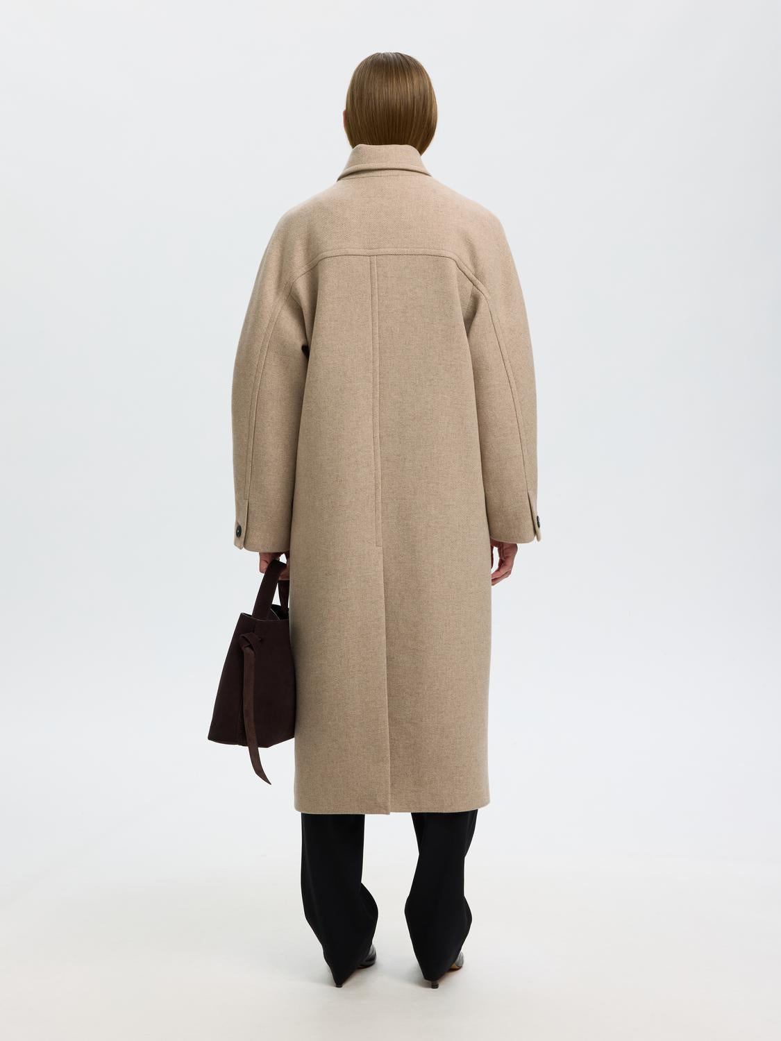 model_shot-back