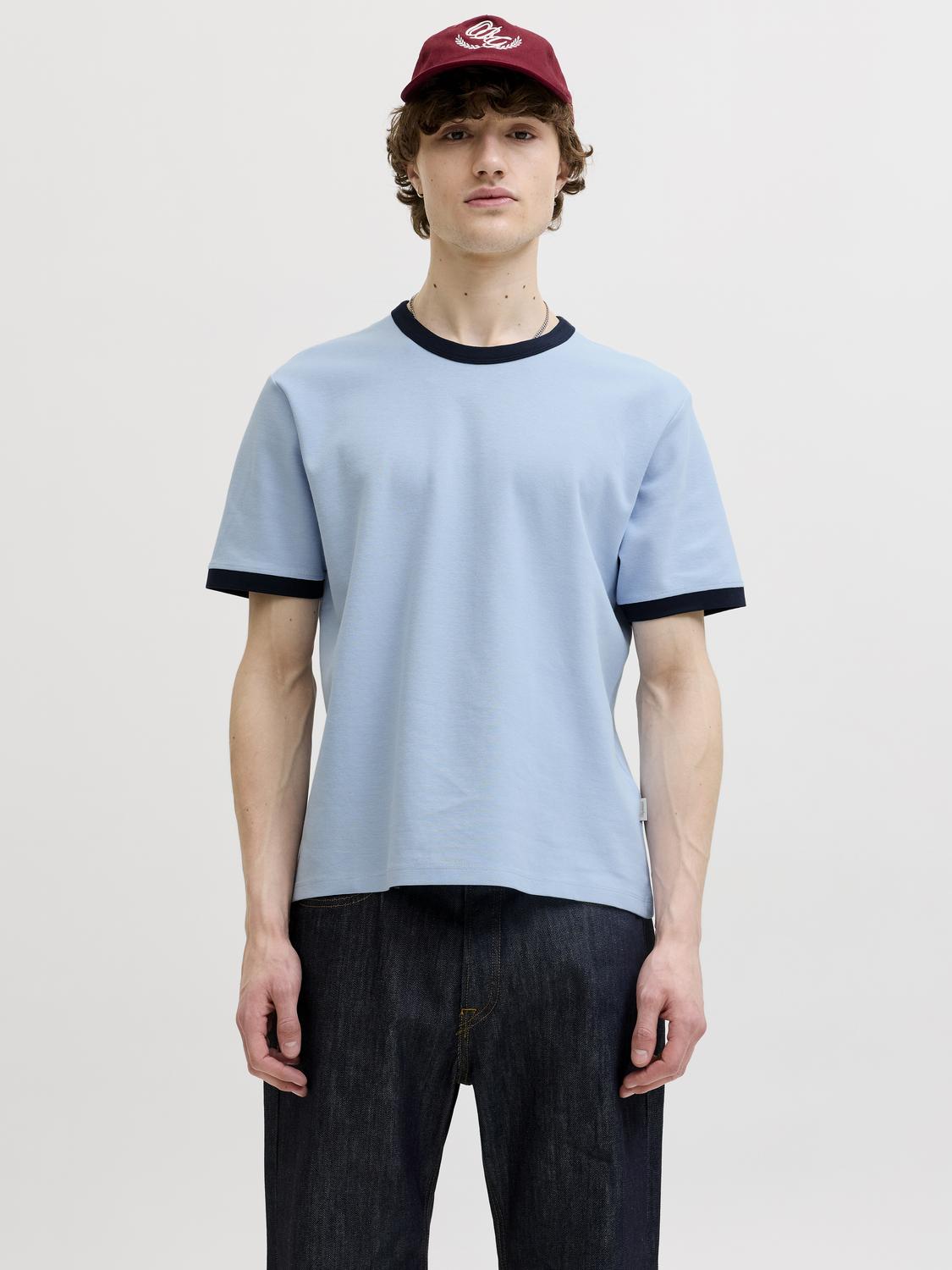 model_shot-front