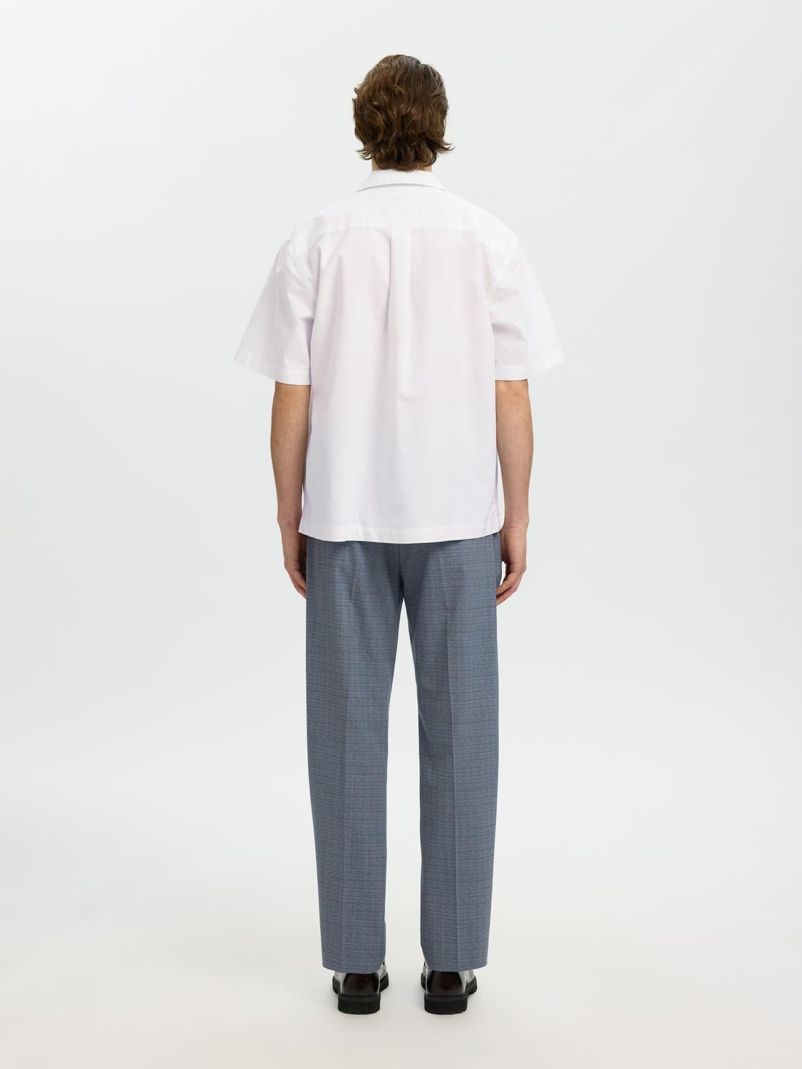model_shot-back
