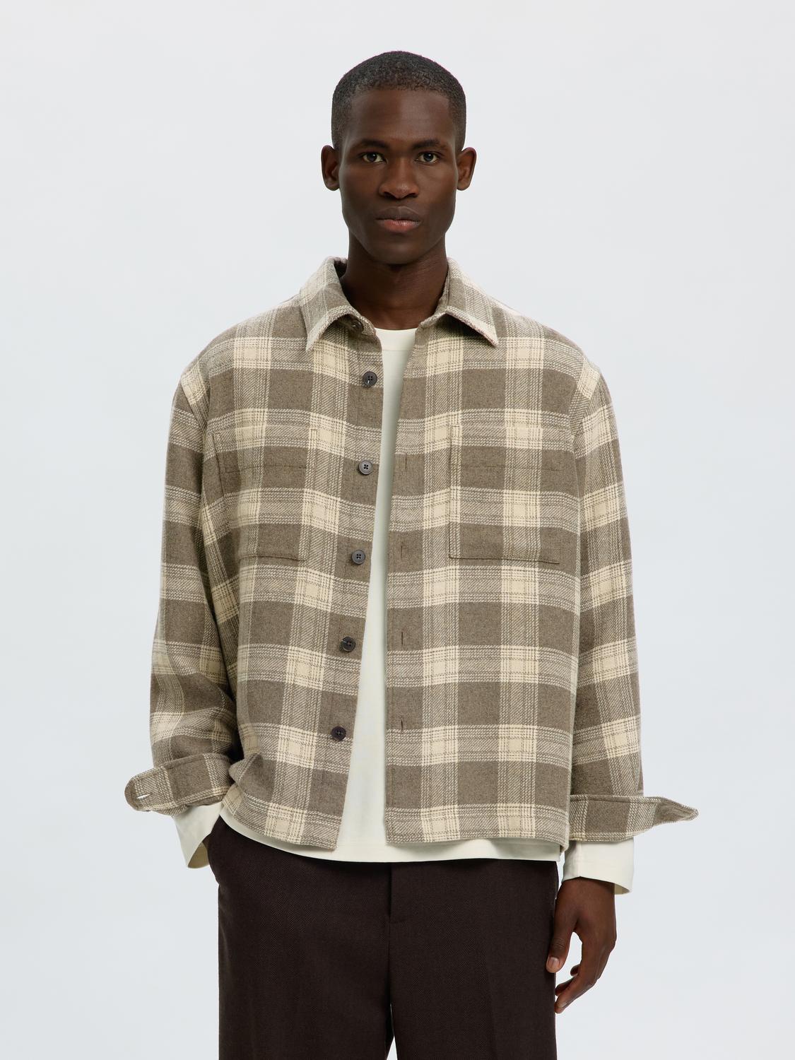 model_shot-front