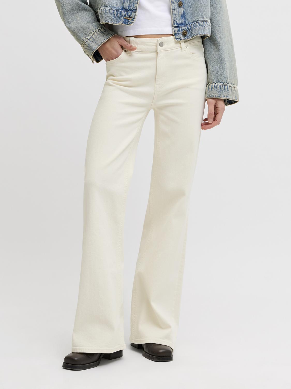 model_shot-front