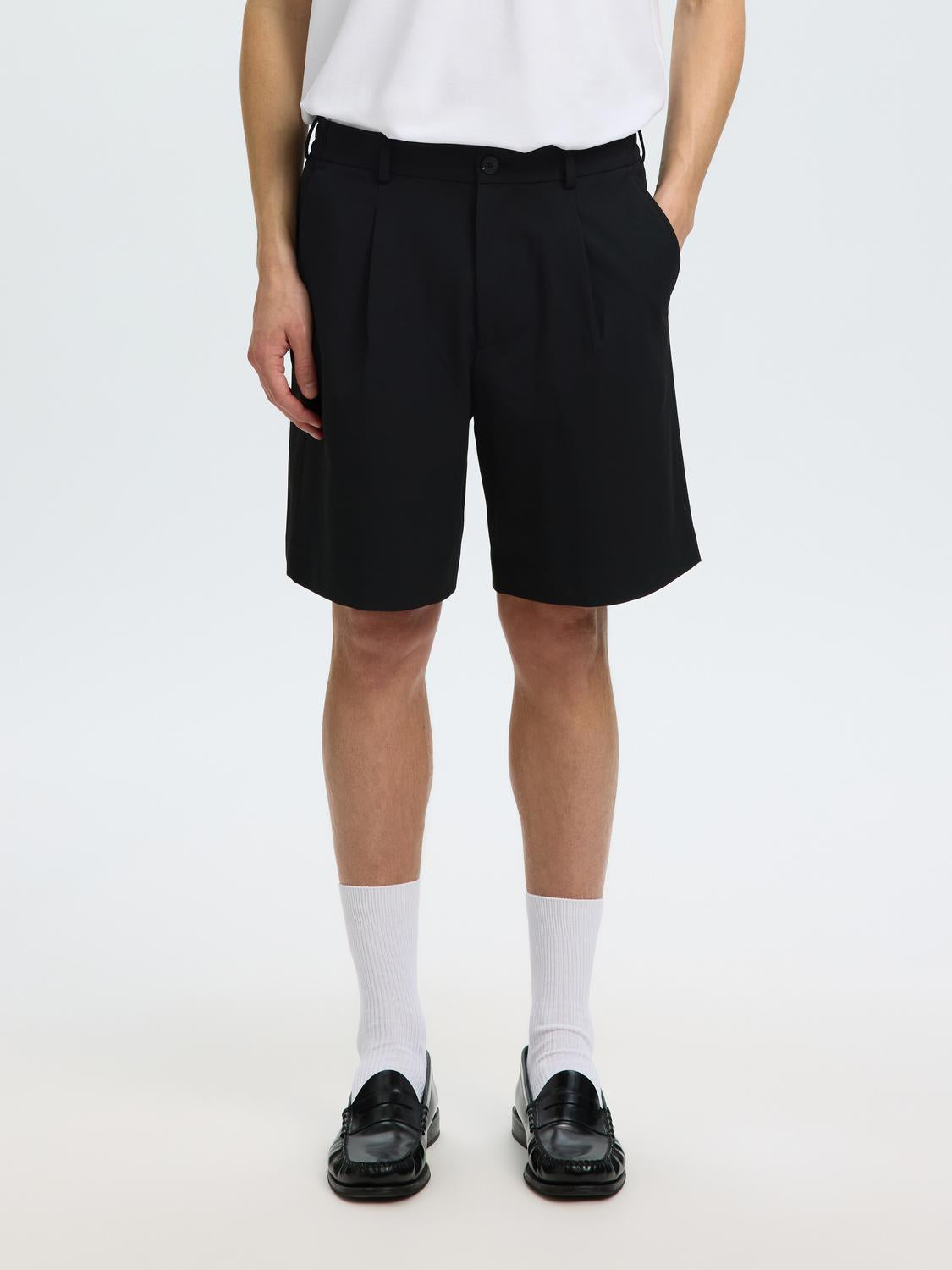 model_shot-front