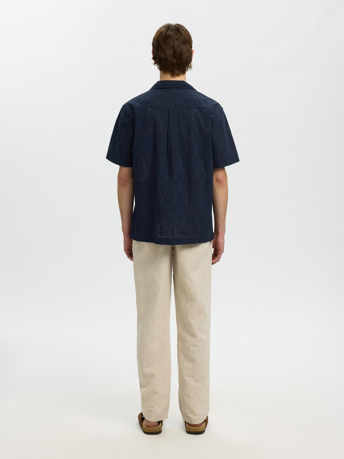 model_shot-back