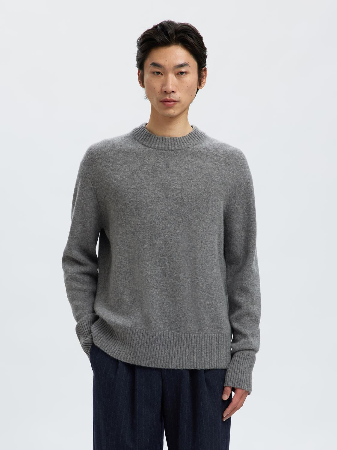 model_shot-front