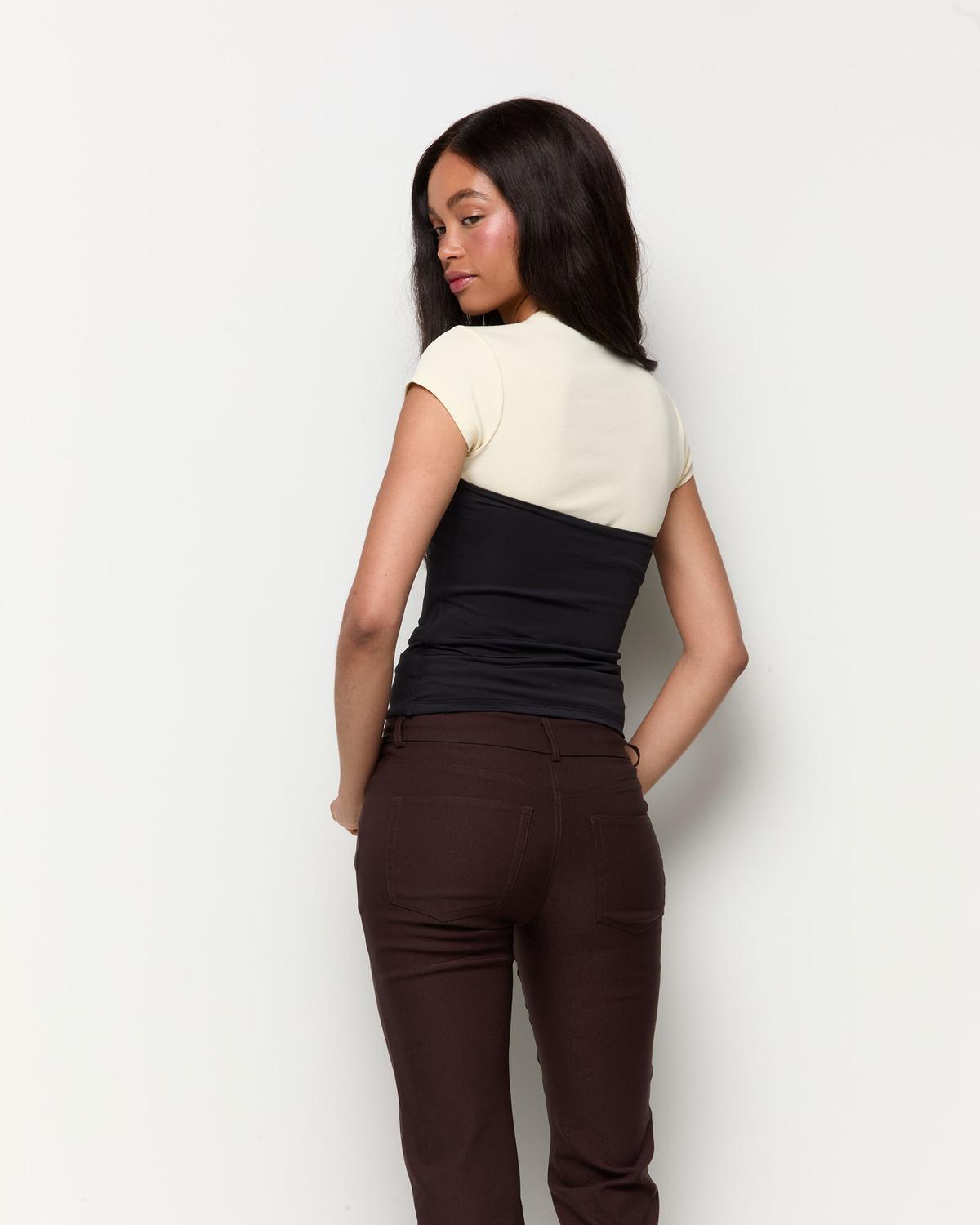 model_shot-back