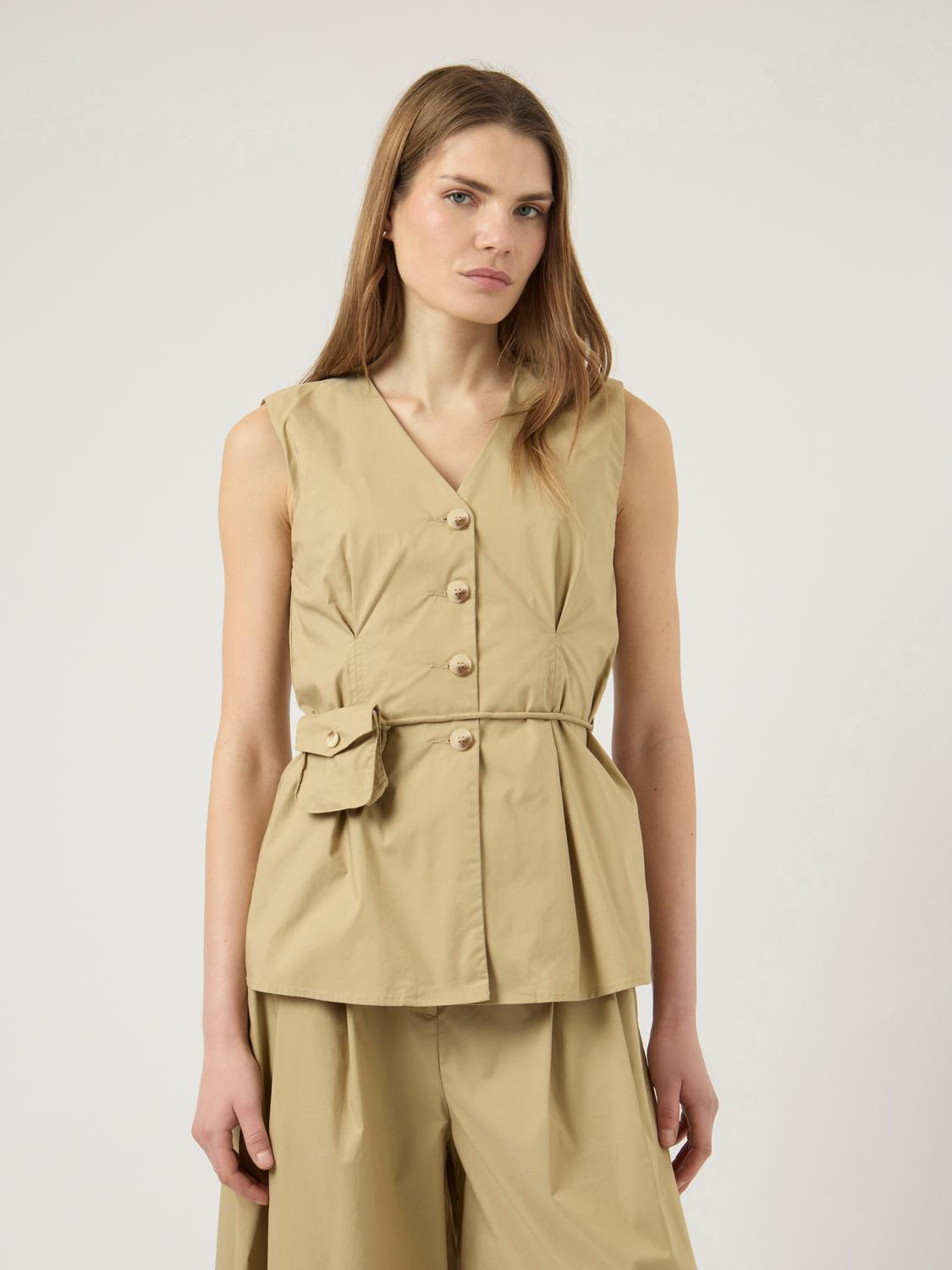 model_shot-front