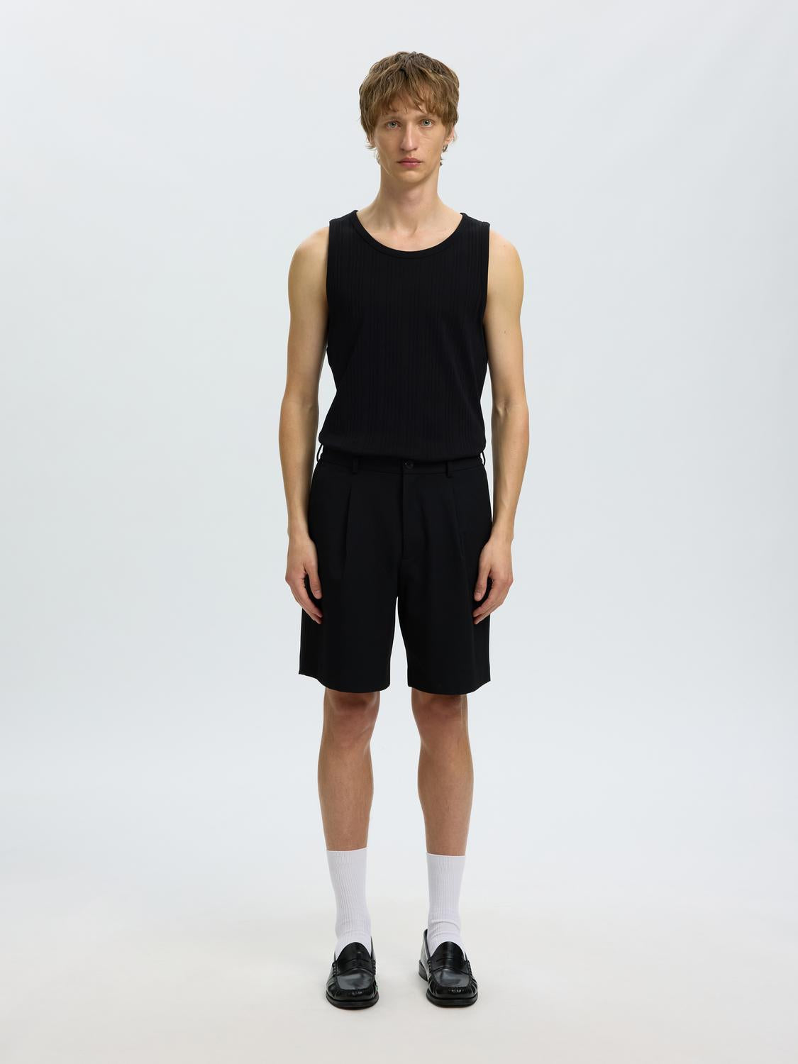 model_shot-front_full