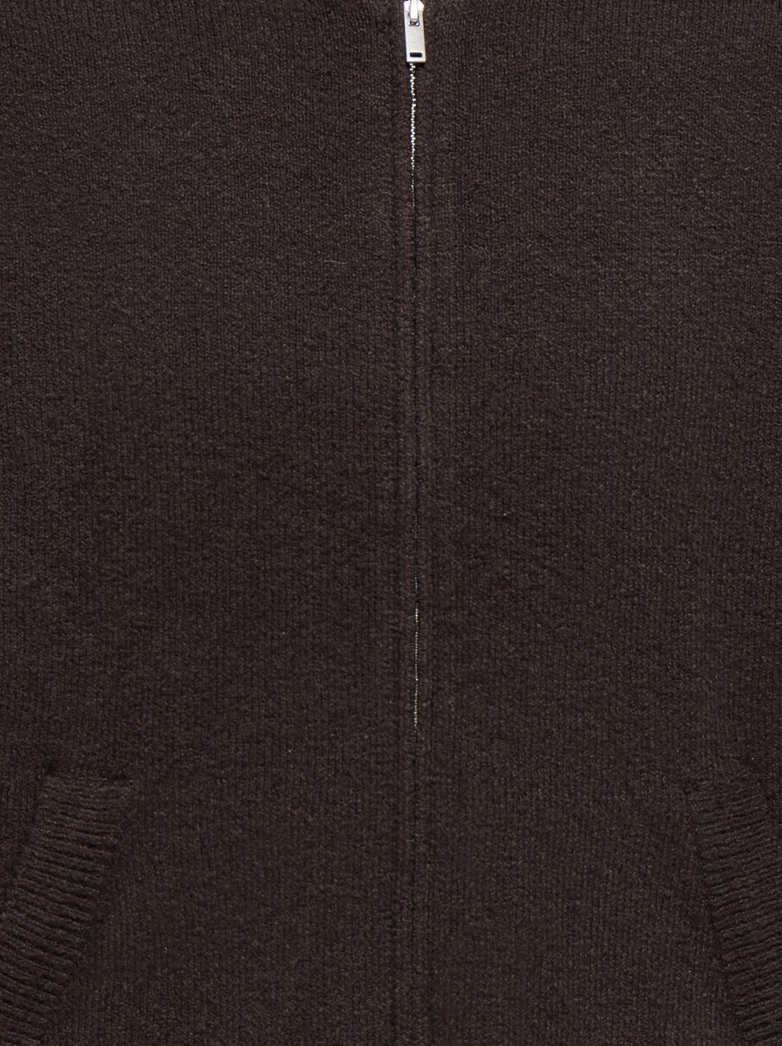 model_shot-detail