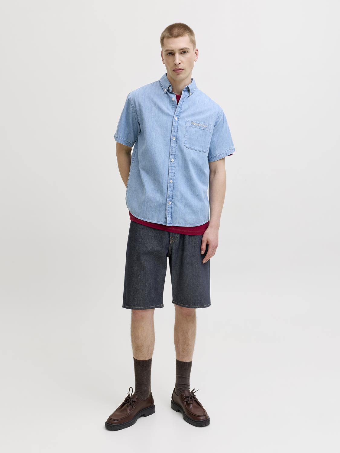 model_shot-front_full