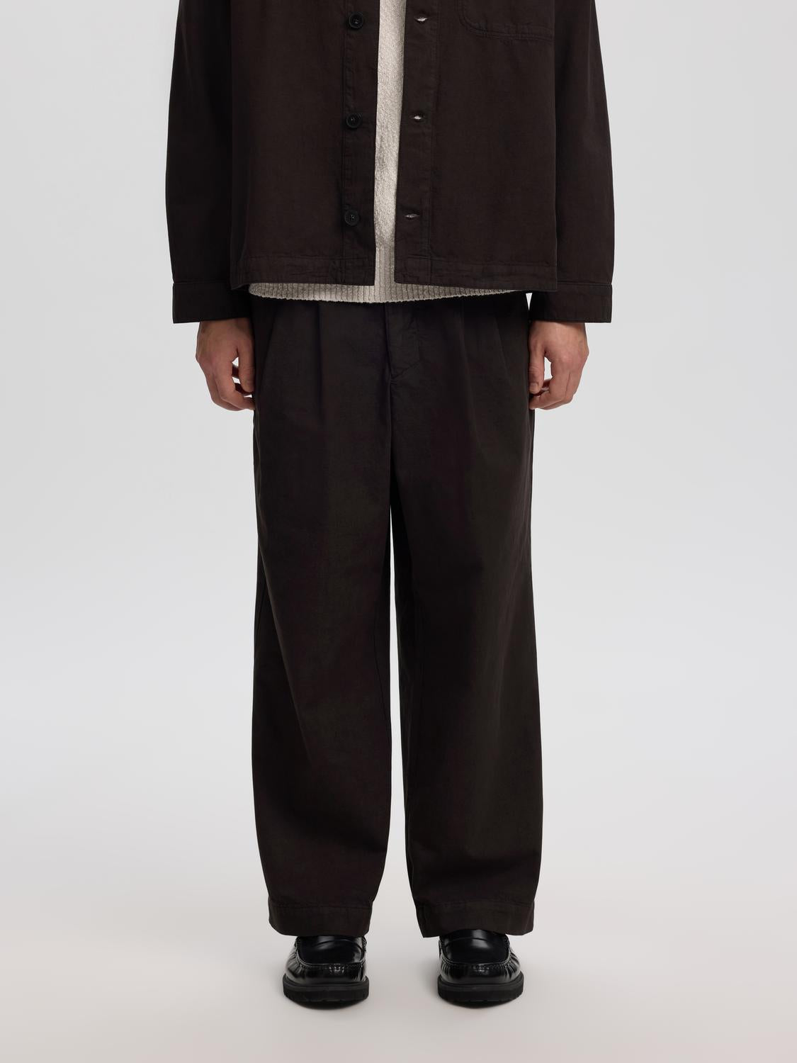model_shot-front