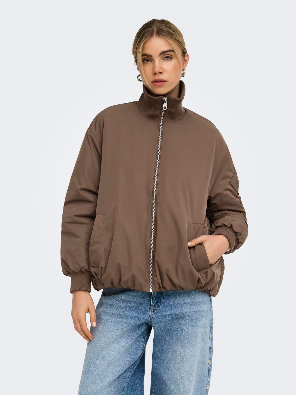 model_shot-front