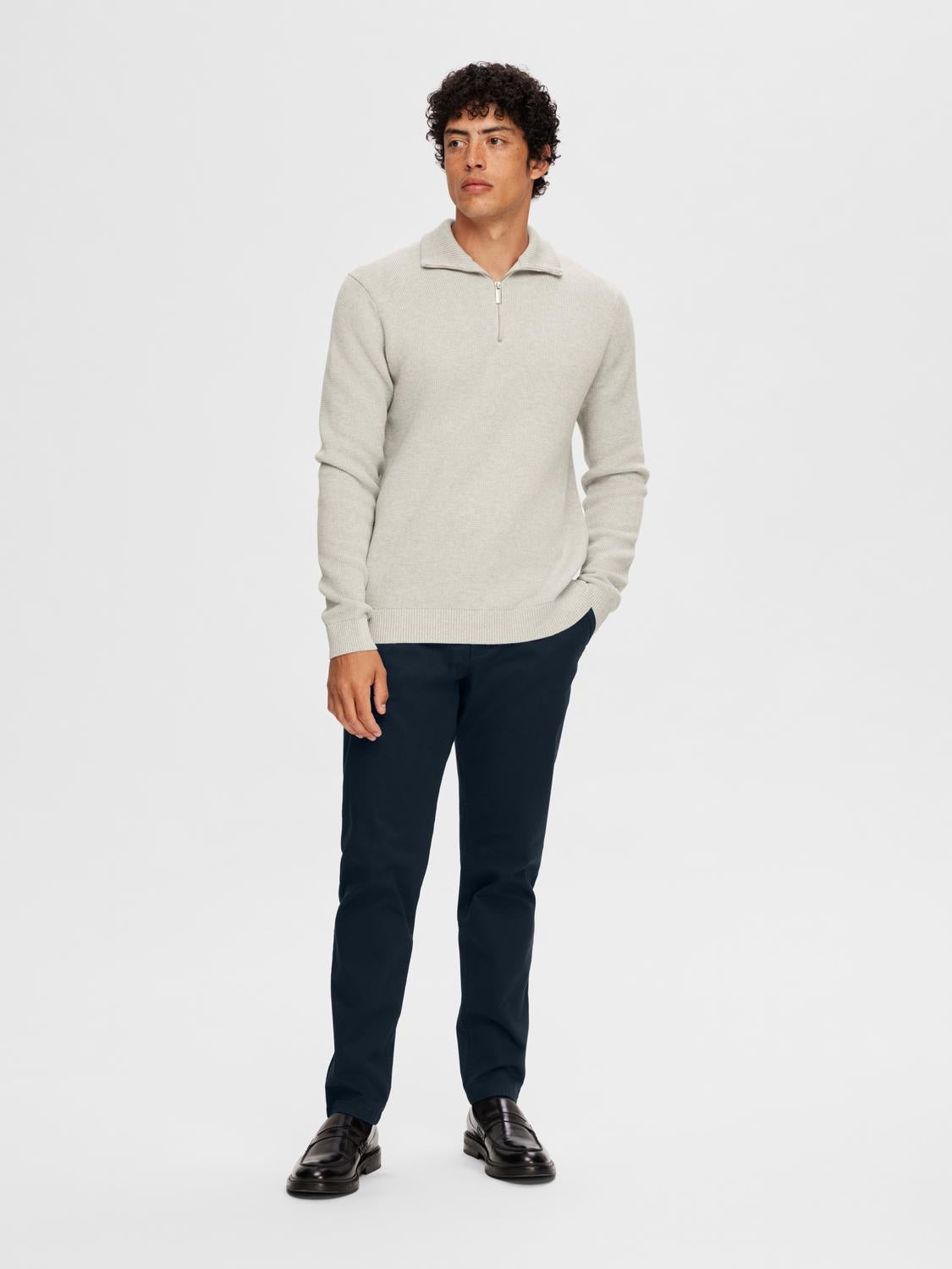 model_shot-front_full