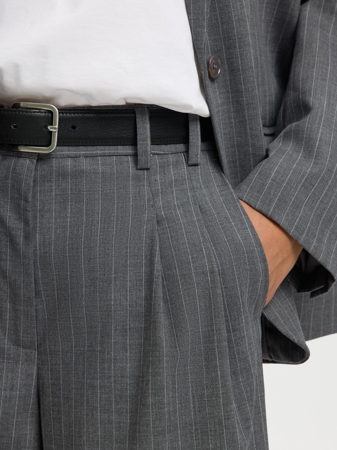 model_shot-detail