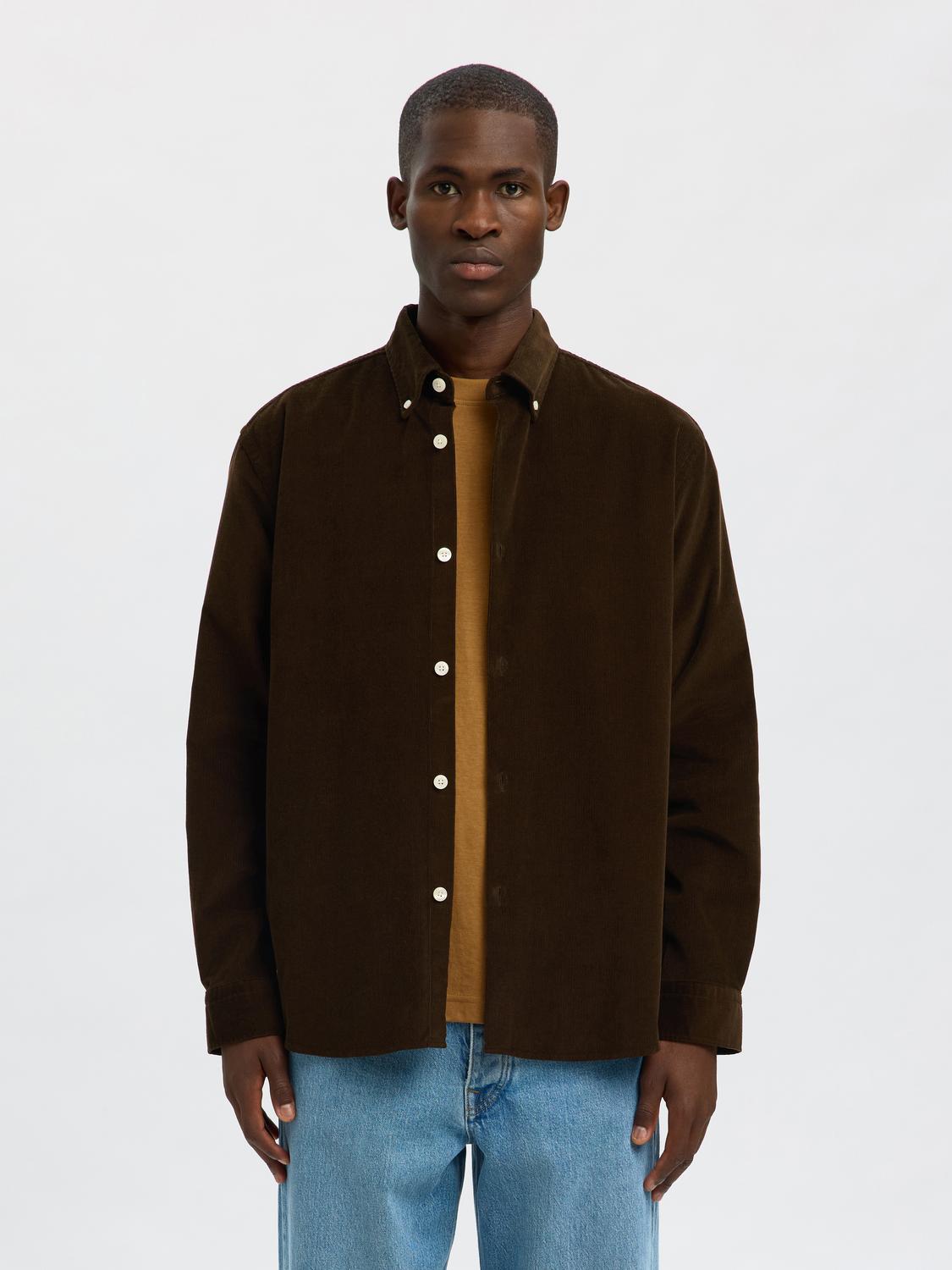 model_shot-front
