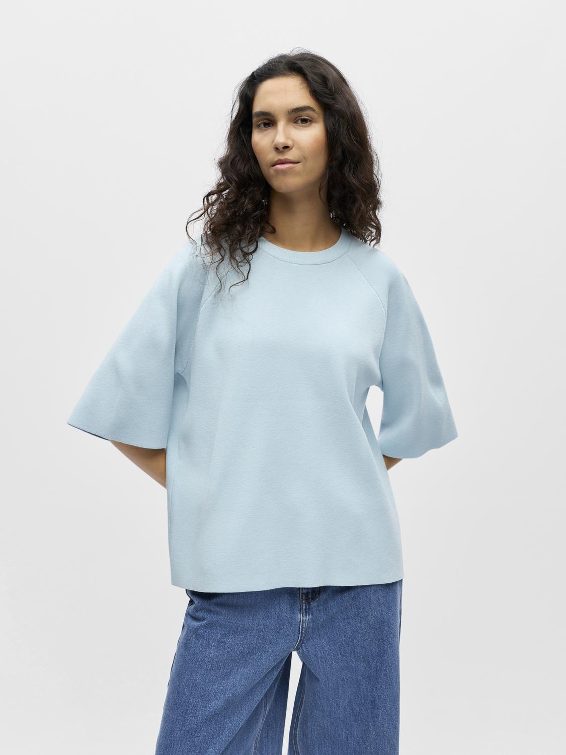 model_shot-front