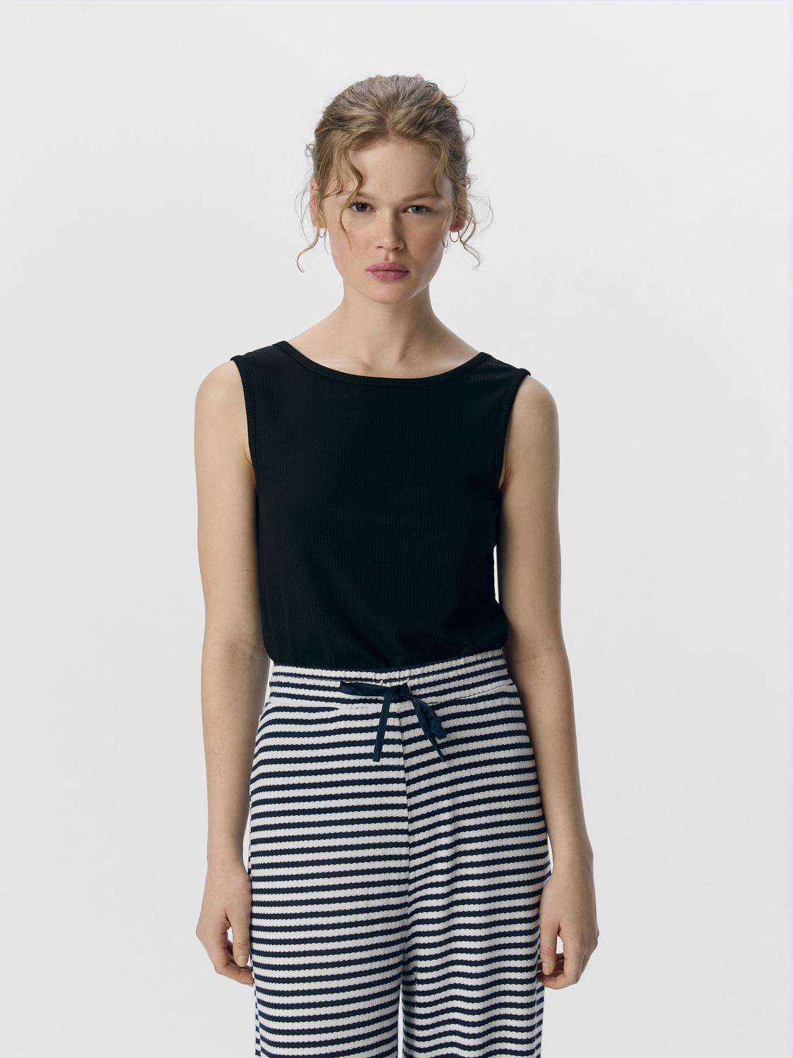 model_shot-front