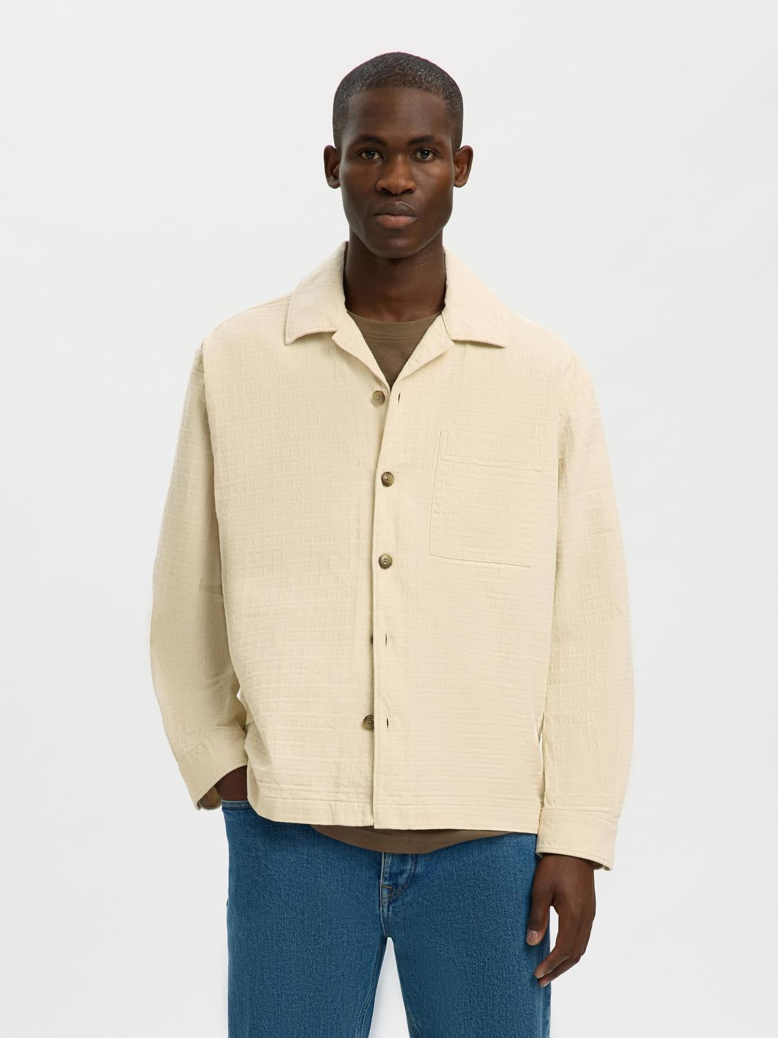 model_shot-front