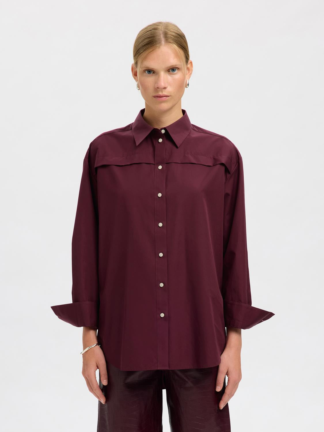 model_shot-front