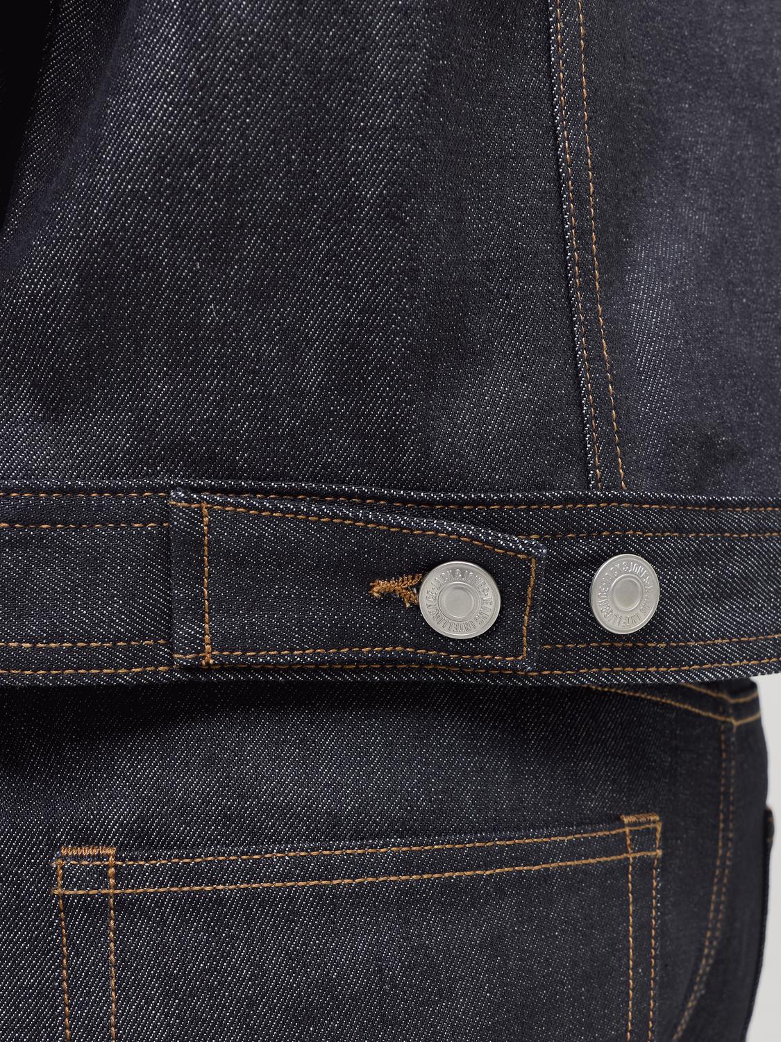 model_shot-detail