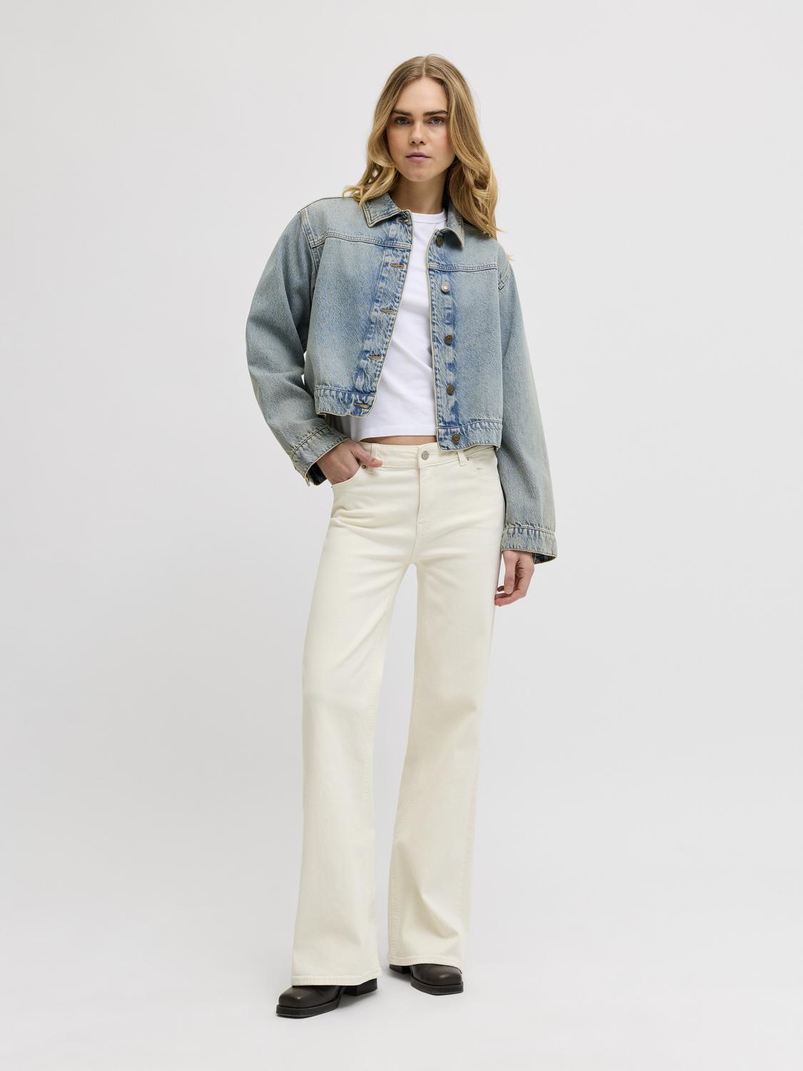 model_shot-front_full