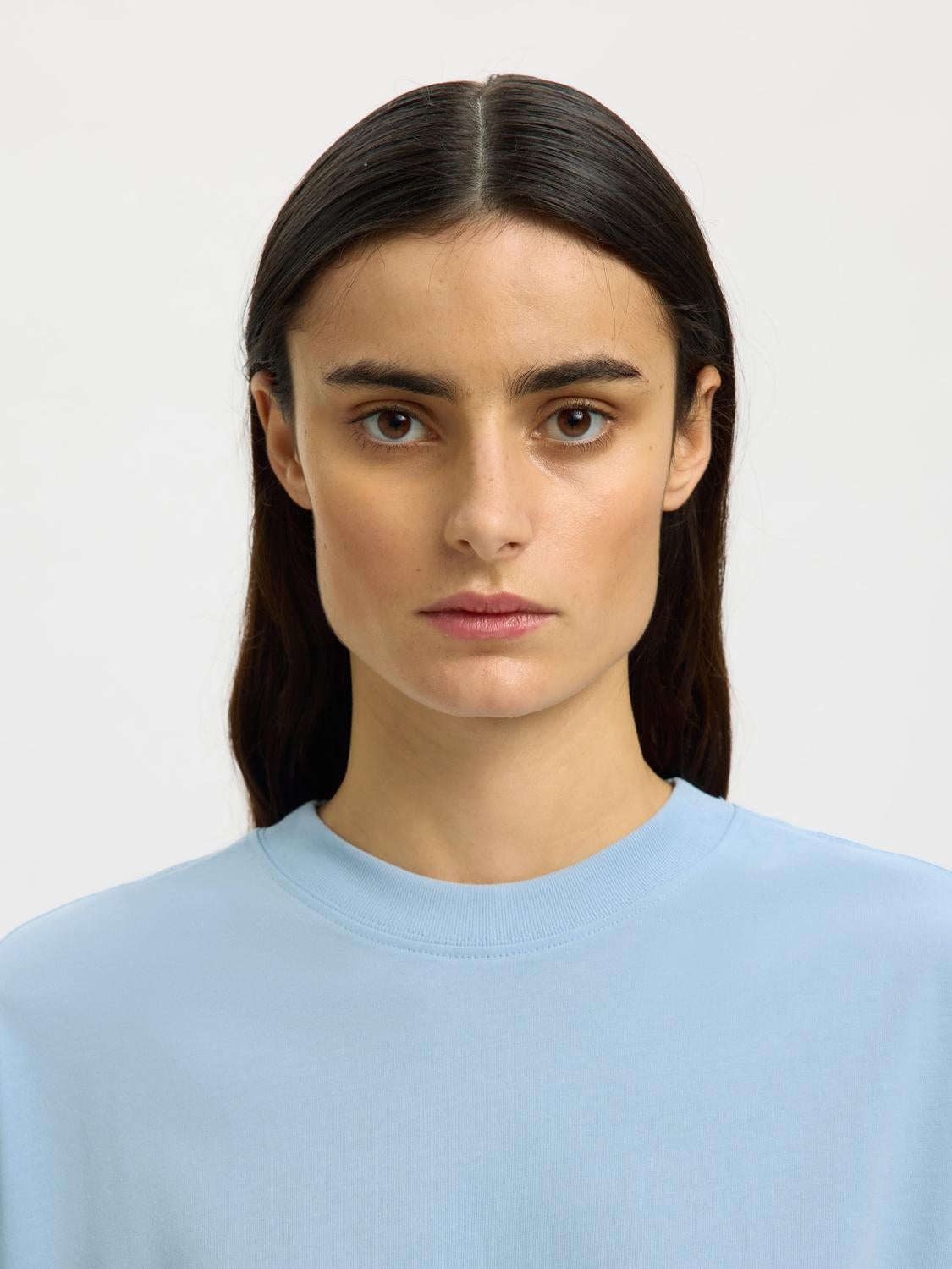 model_shot-detail