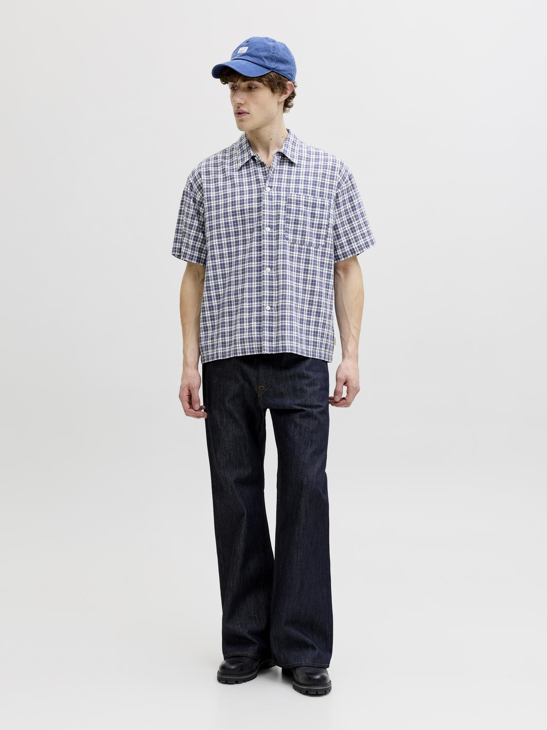 model_shot-front_full