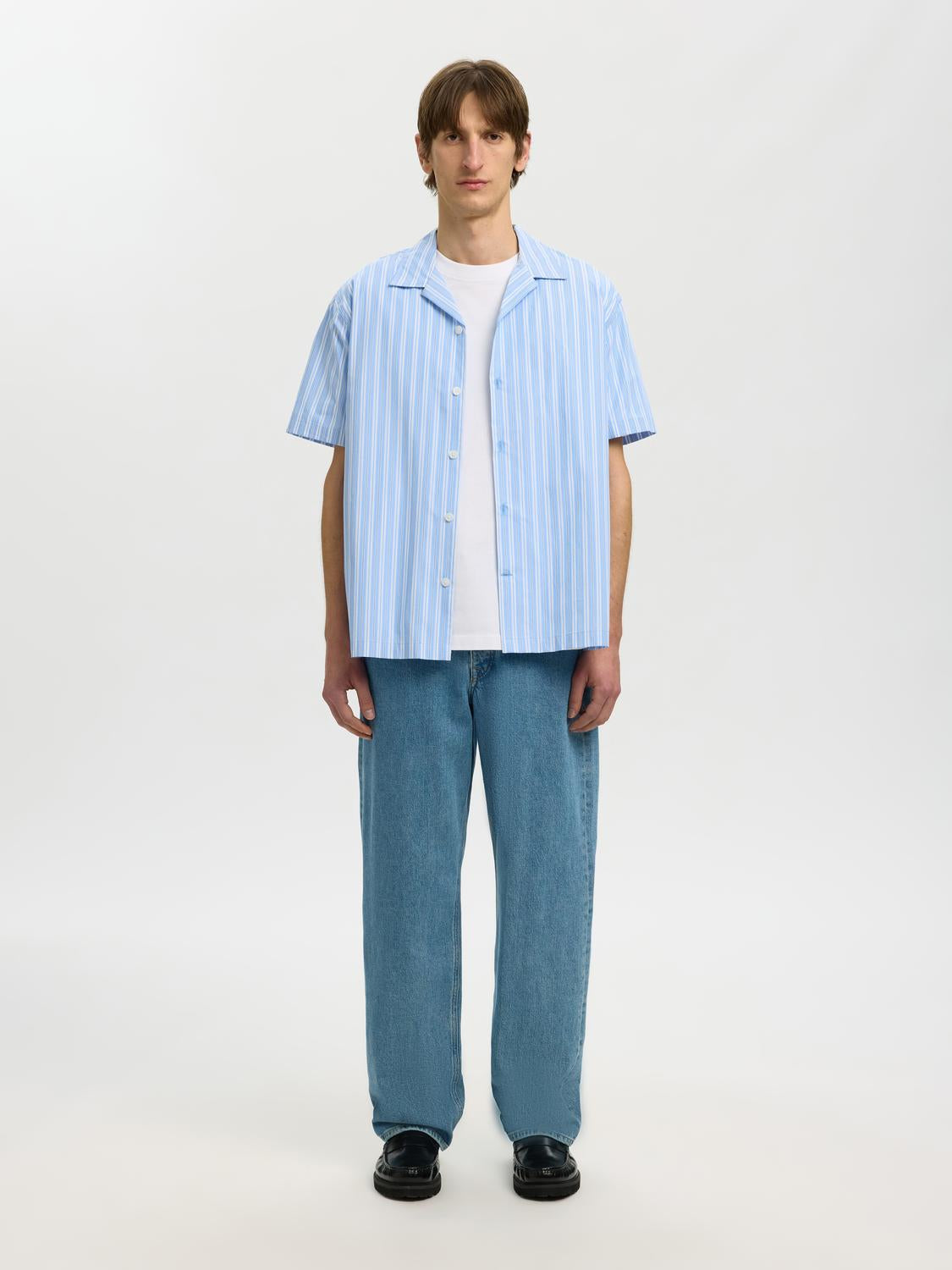 model_shot-front_full