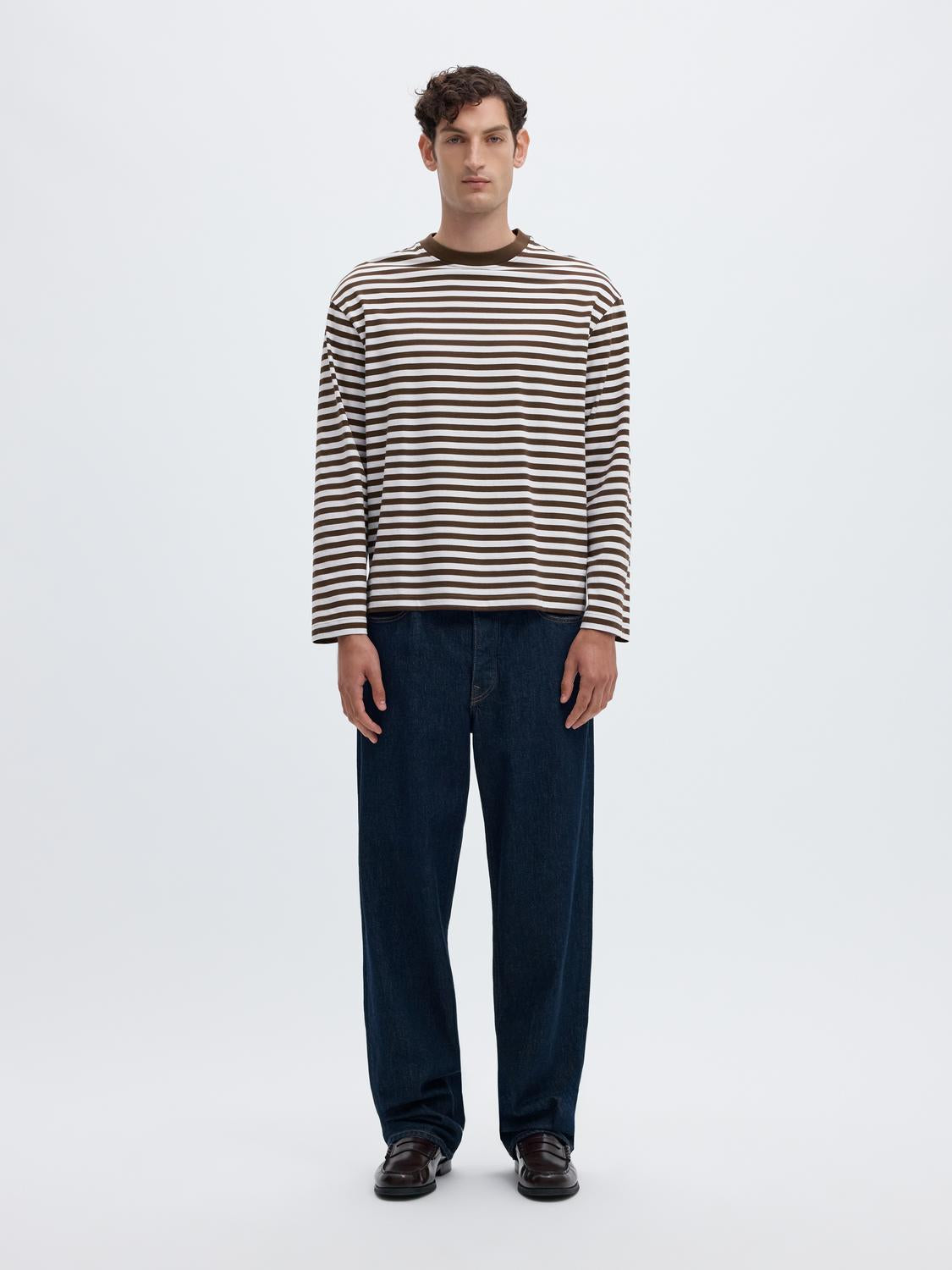 model_shot-front_full