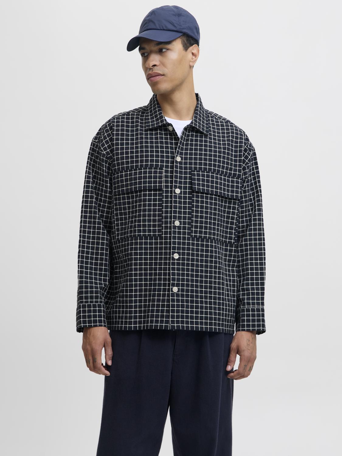 model_shot-front
