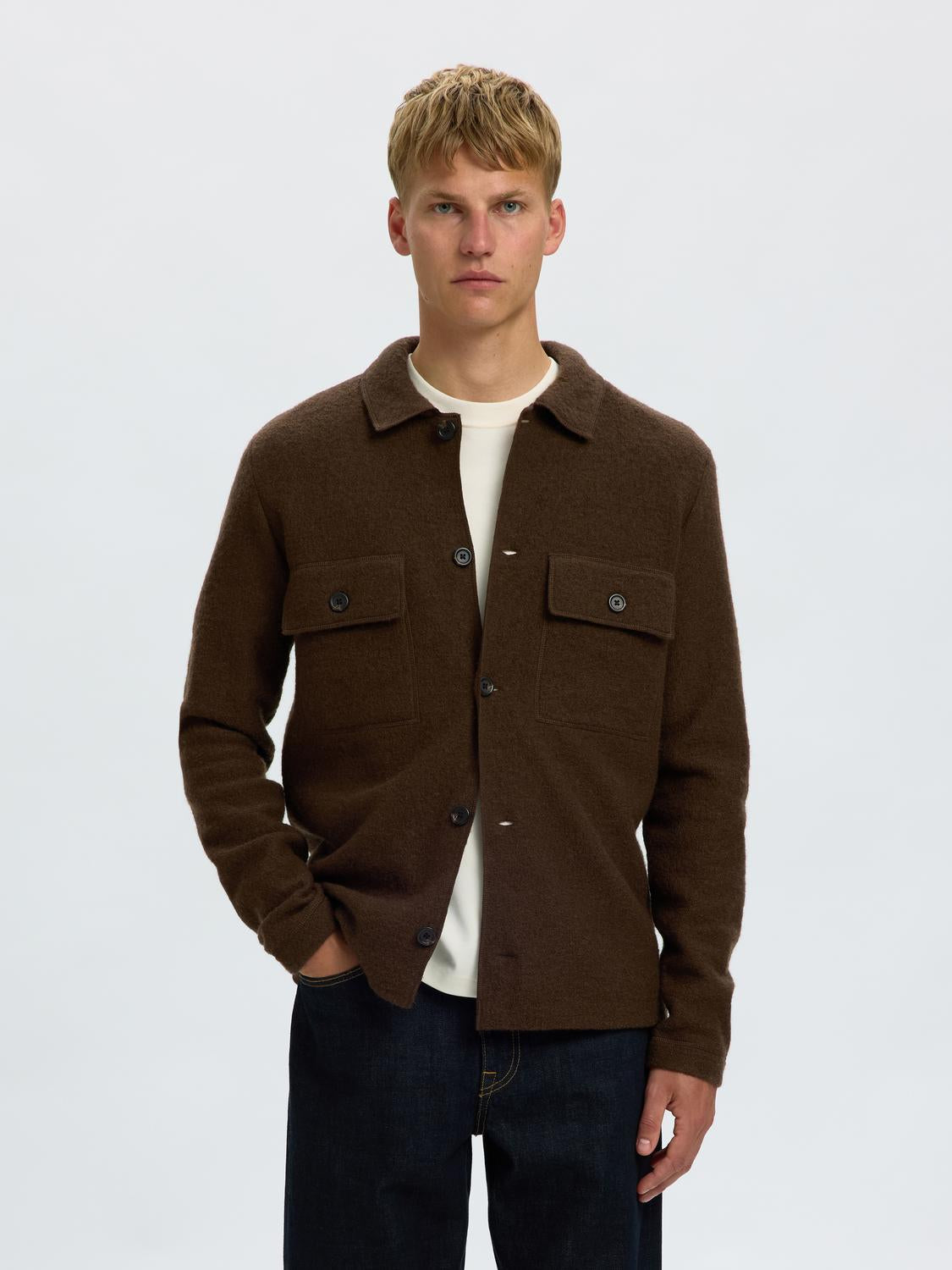 model_shot-front