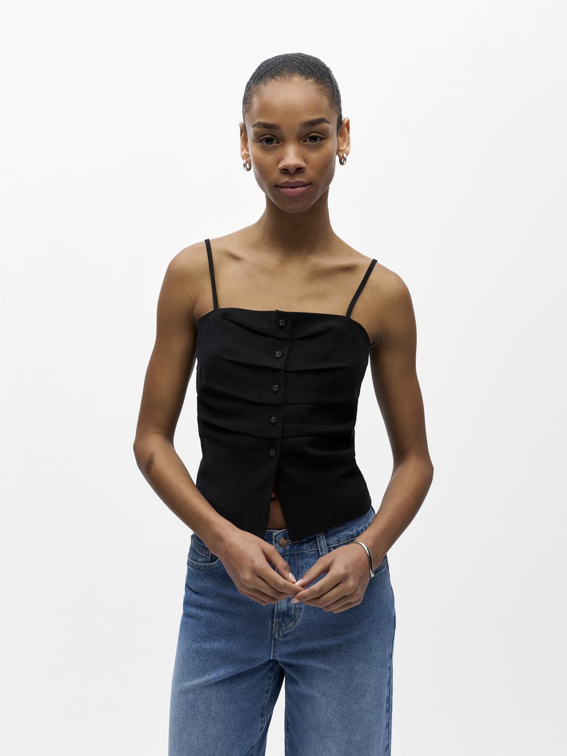 model_shot-front