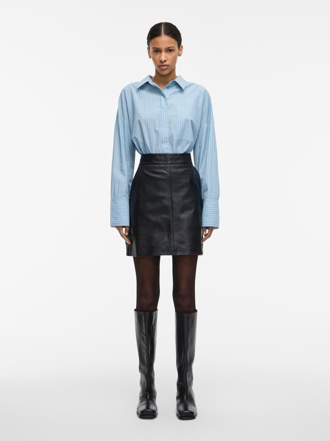model_shot-front_full