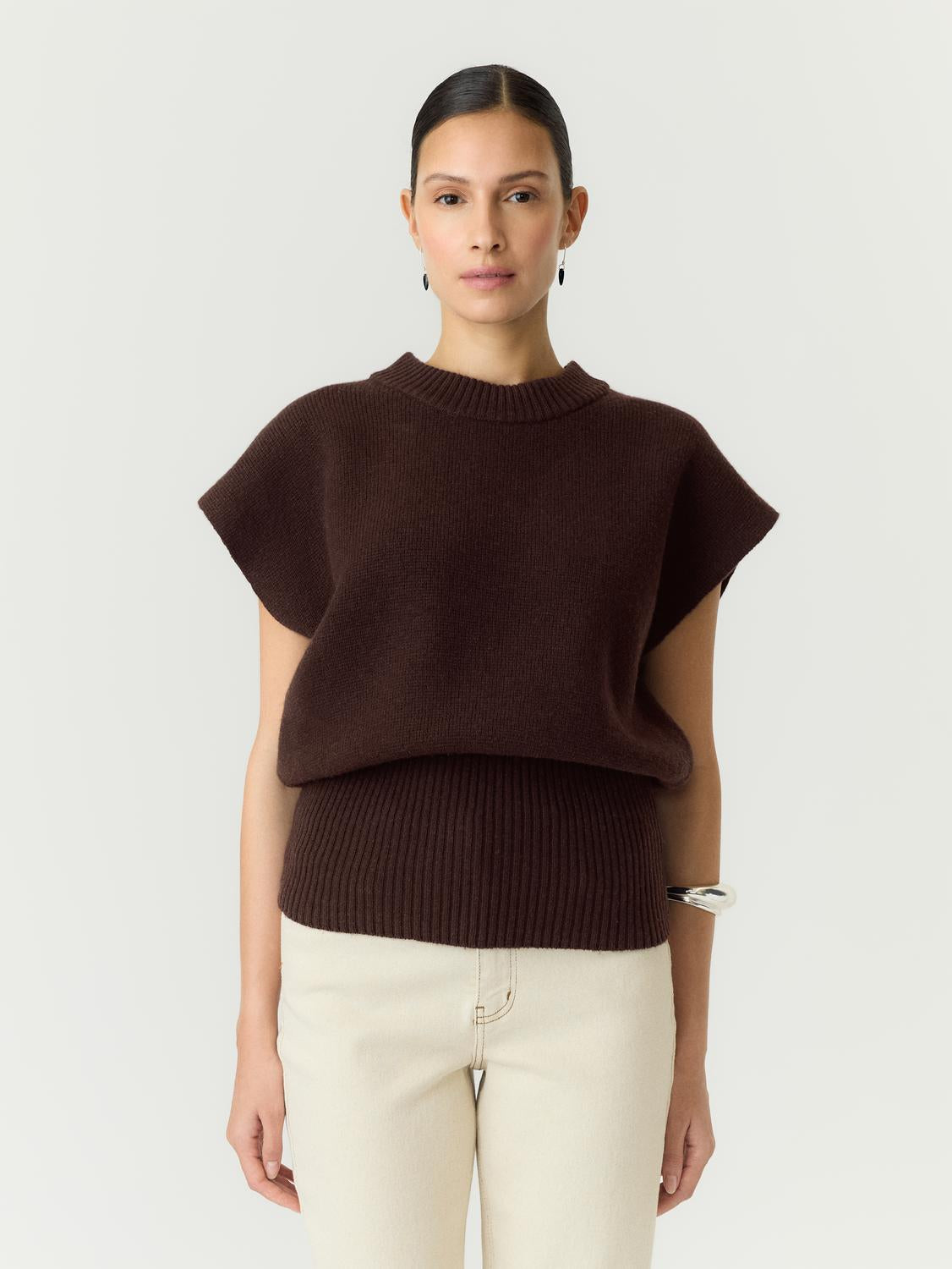 model_shot-front