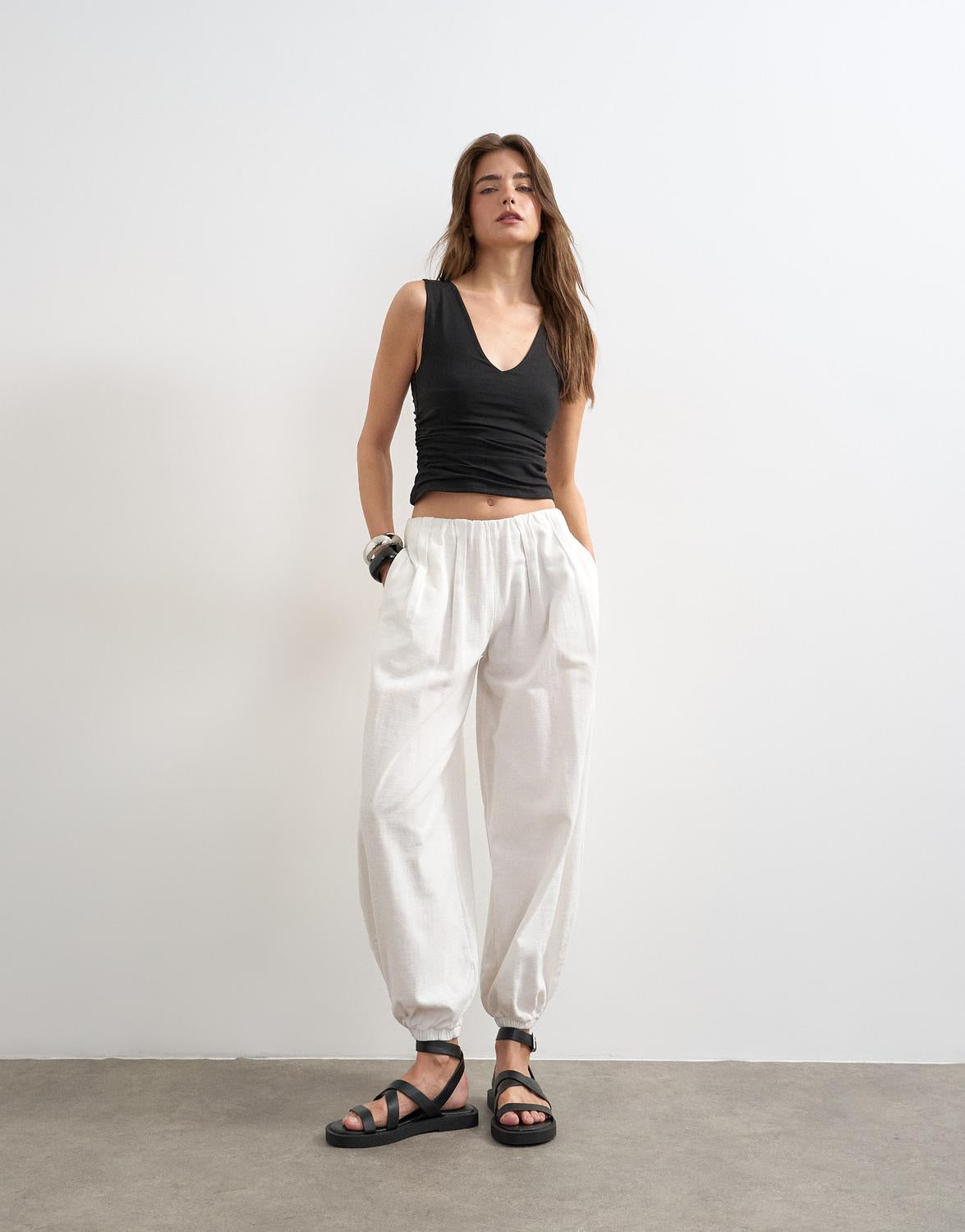 model_shot-front