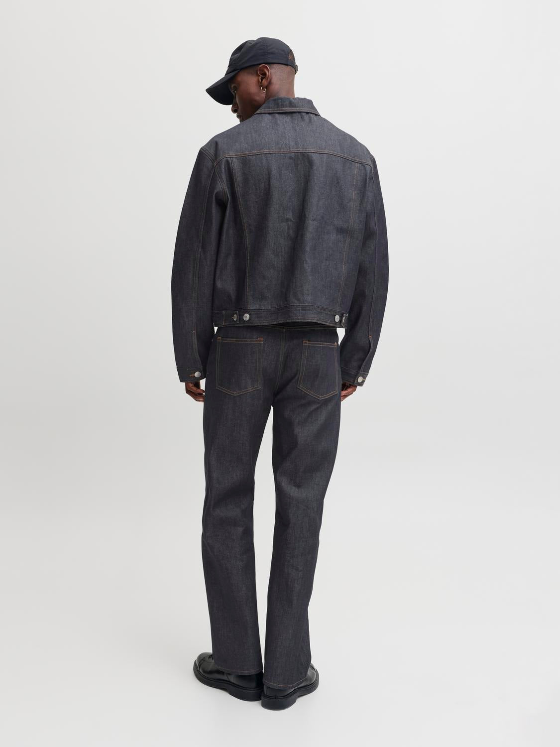 model_shot-back