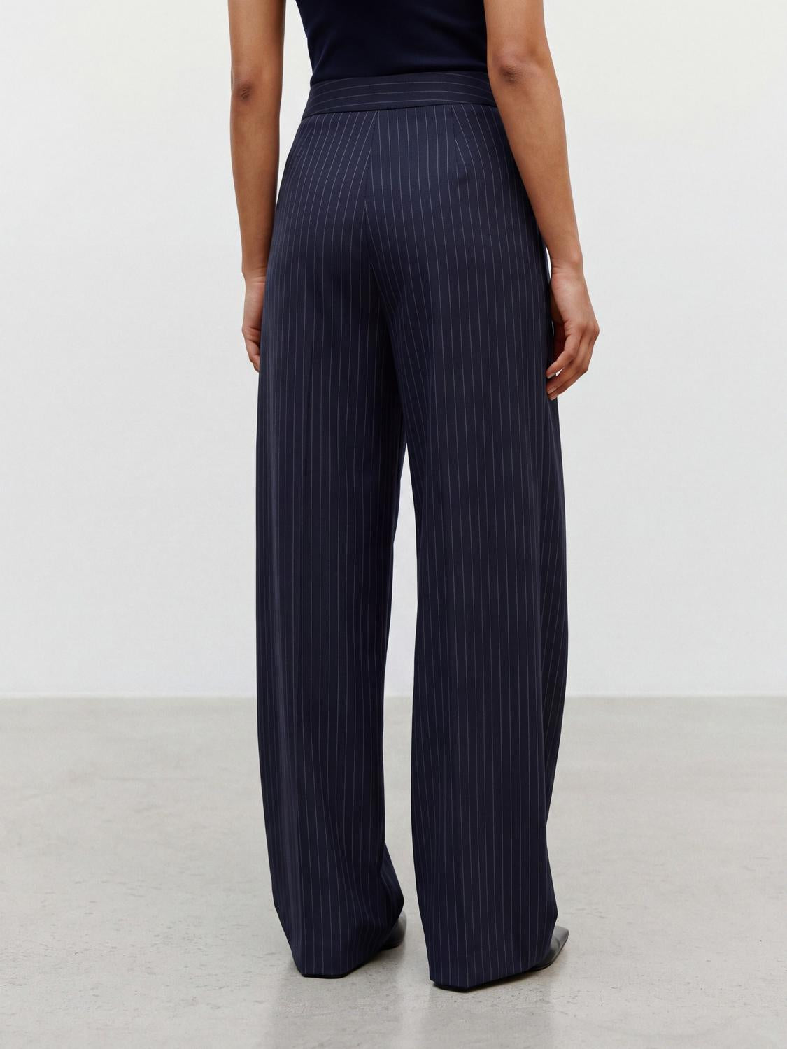model_shot-back