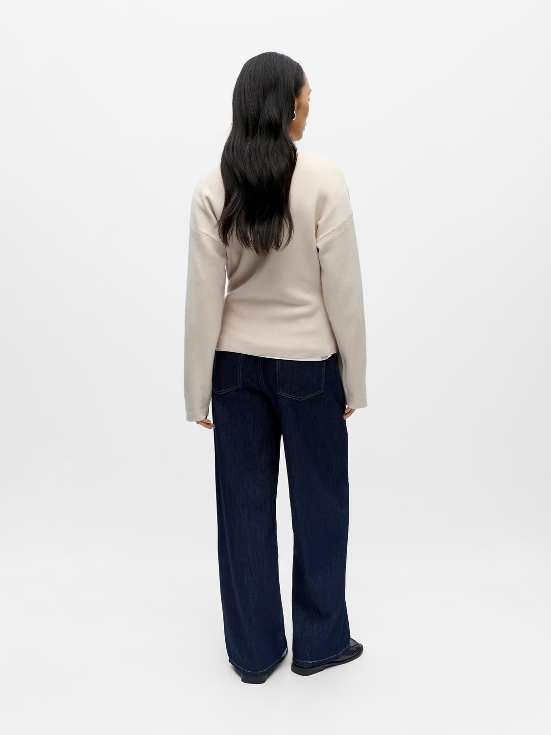 model_shot-back
