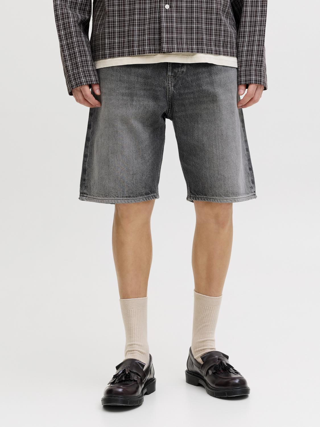 model_shot-front