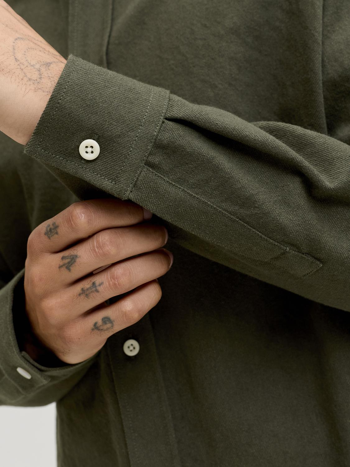 model_shot-detail