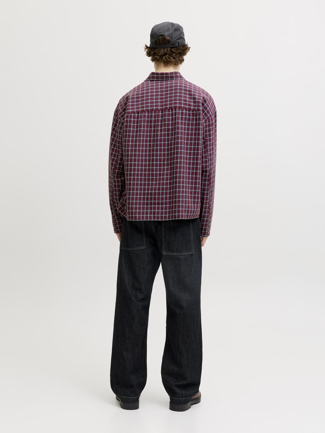 model_shot-back