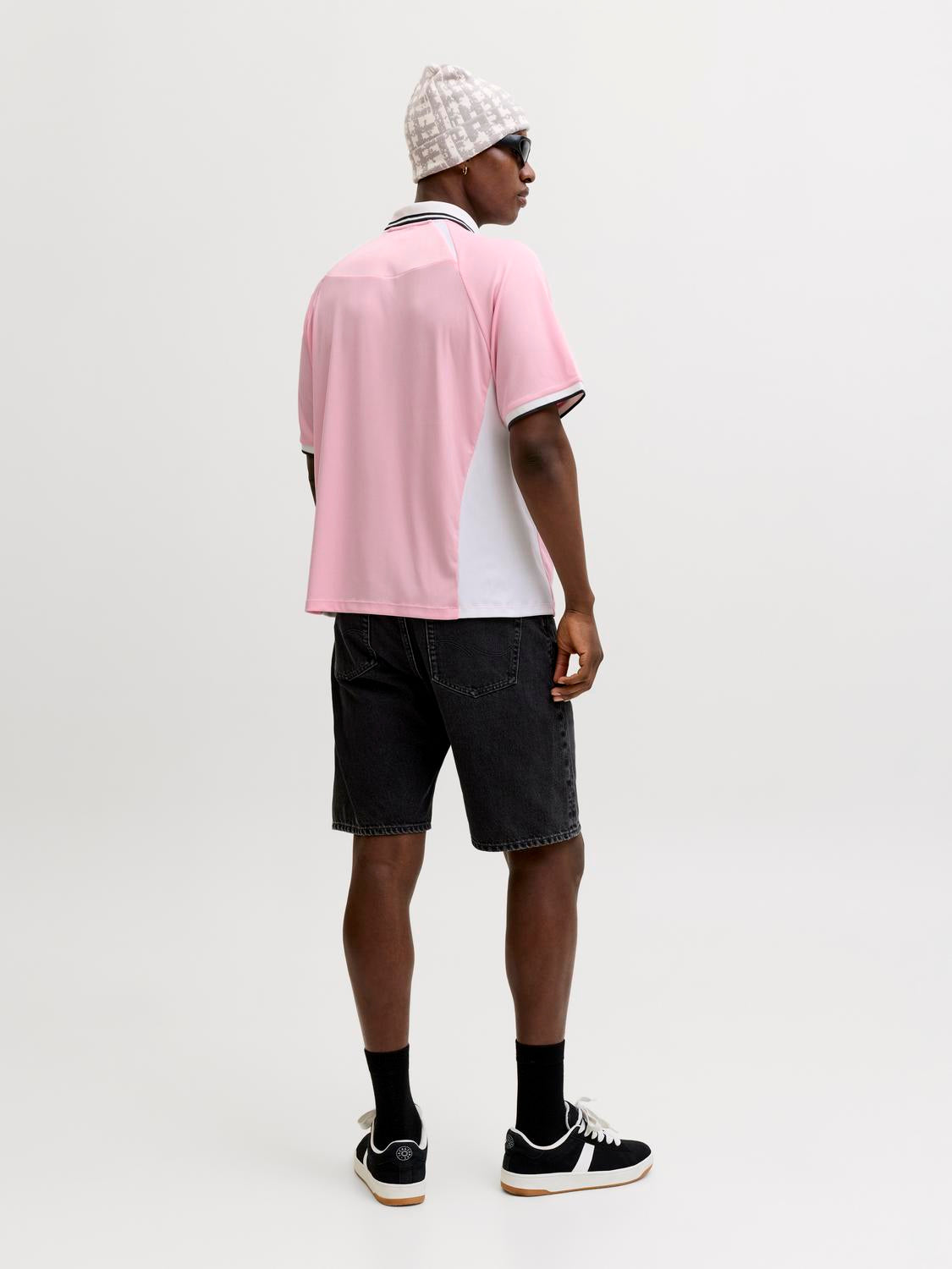 model_shot-back