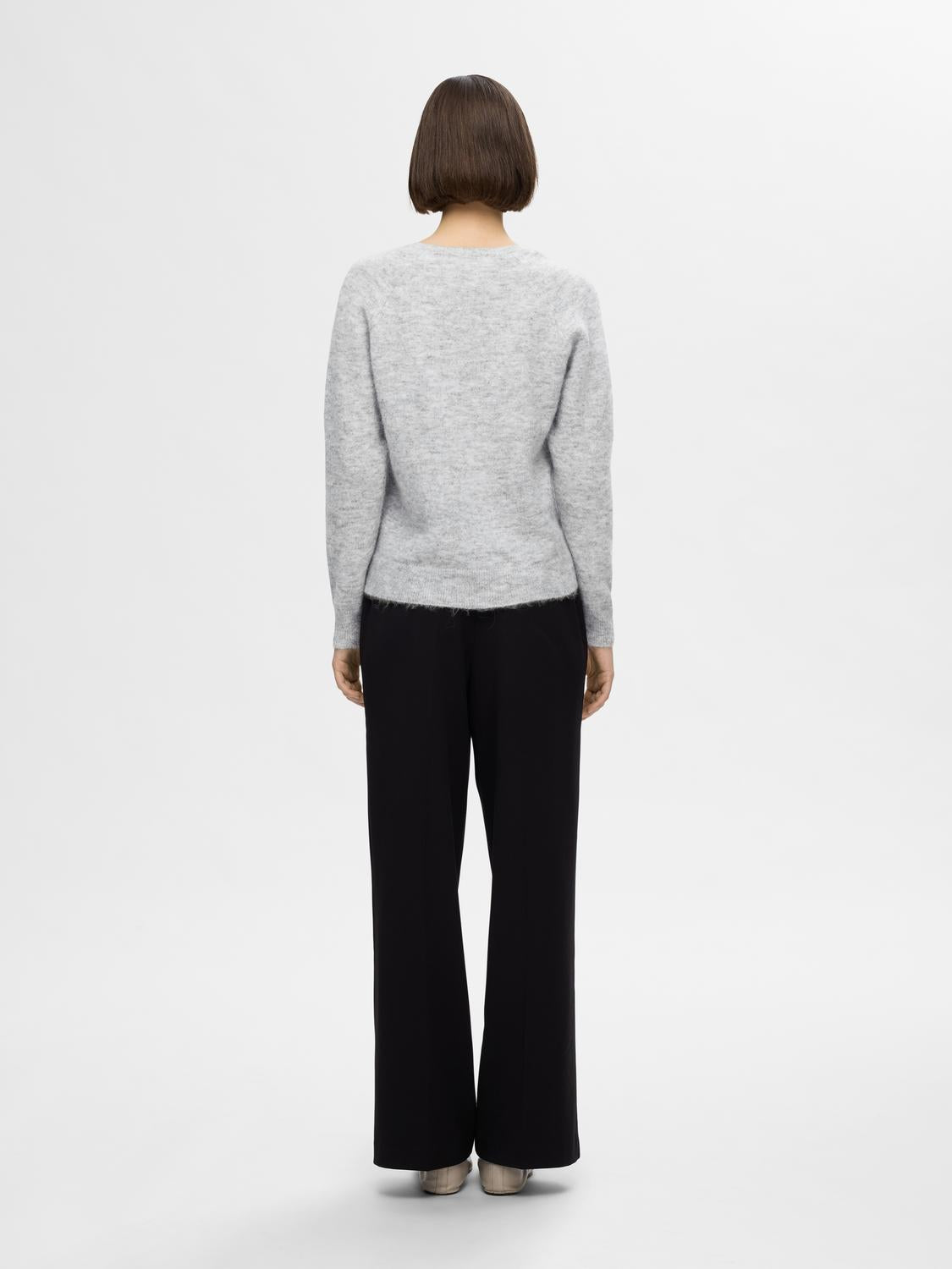 model_shot-back