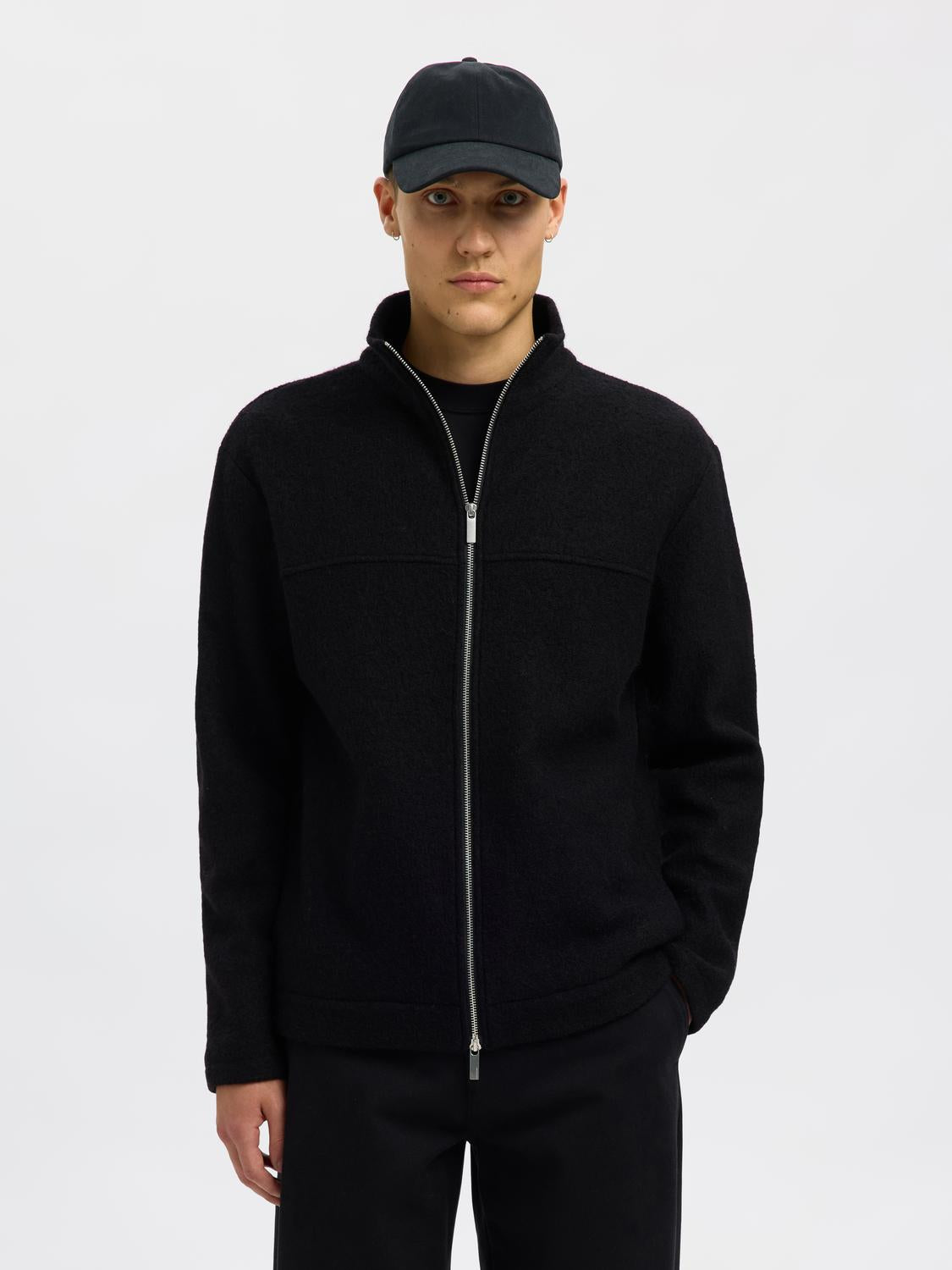 model_shot-front