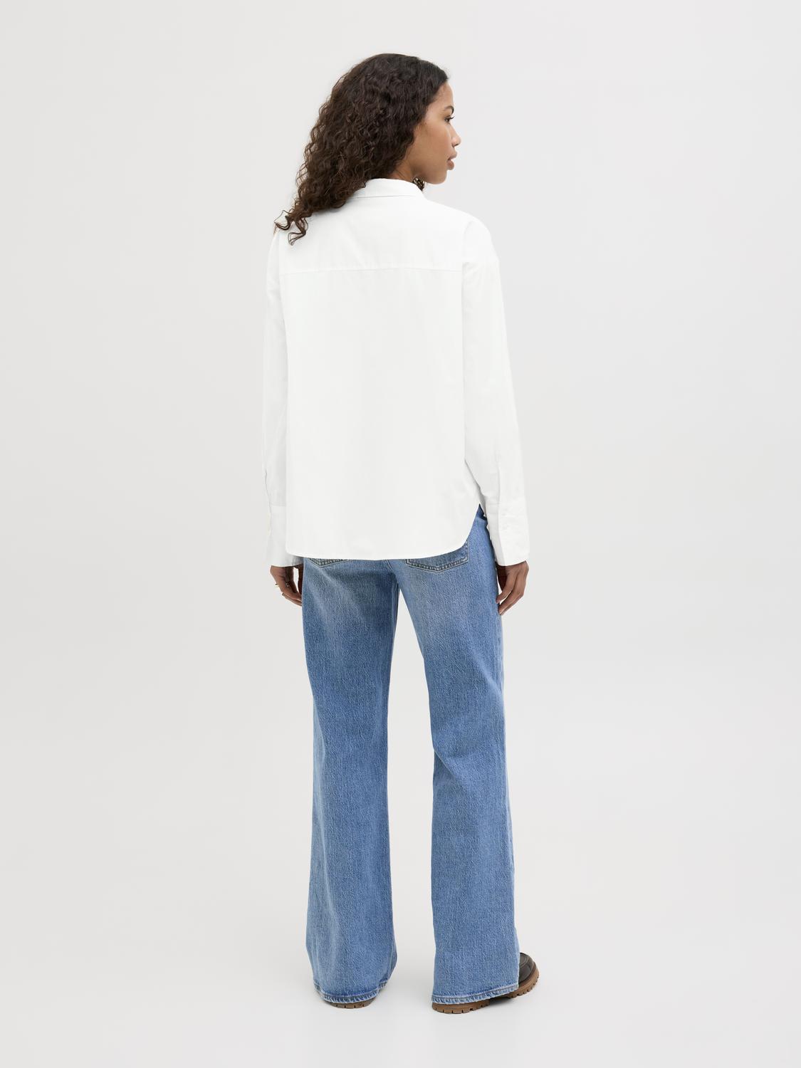 model_shot-back