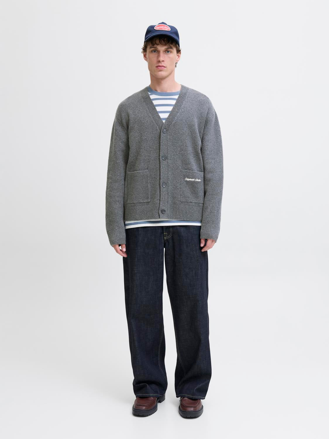 model_shot-front_full